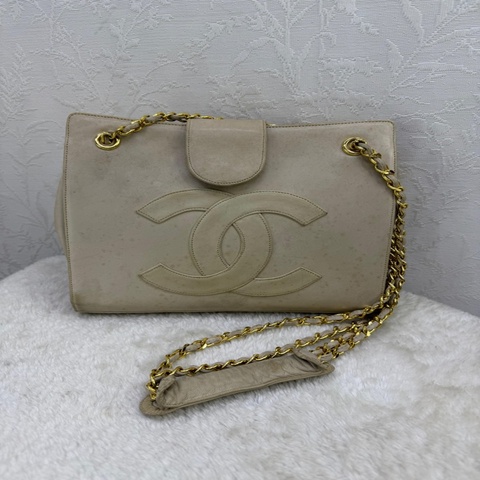 Chanel women’s shoulder bag