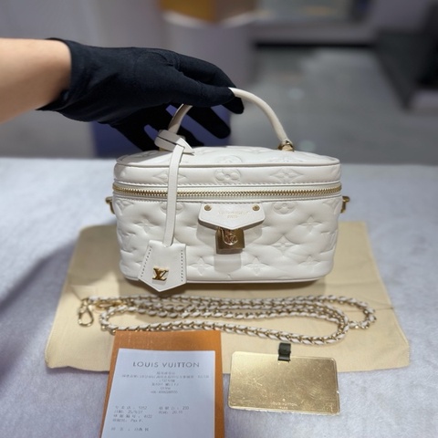 98新 LV/路易威登 奶油白小號羊皮vanity化妝包 鏈條包 芯片款