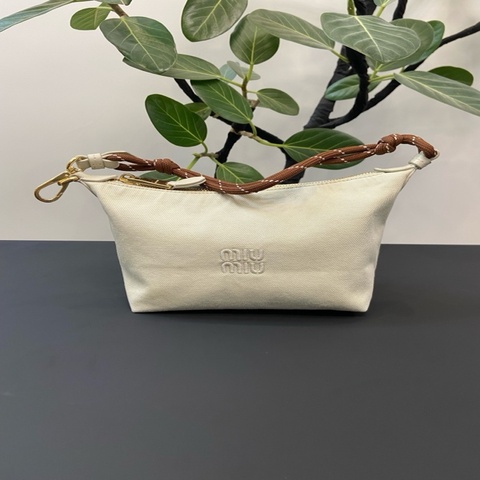 Miu Miu繆繆 帆布飯盒包 米白色 斜紋帆布 棕色編織手柄 正面刺繡logo