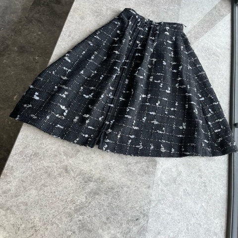 Chanel 16B黑白雪花粗花呢半裙fr36~~