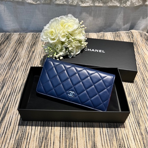 95% new Chanel Blue Multi Color Lambskin Long Flap Wallet 香奈兒藍色拼色銀扣長銀包 22開 有卡有盒子