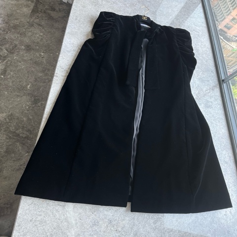 Dior黑色丝绒斗篷fr34~~