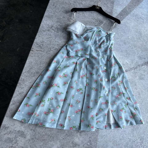 miumiu蓝色碎花抹胸连衣裙~~