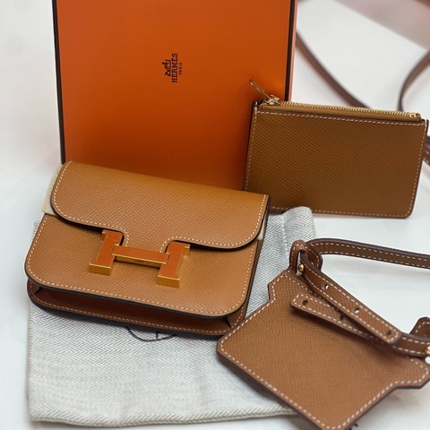 HERMES 康康slim錢包 epsom皮金棕金扣 u刻 已配好肩帶～。