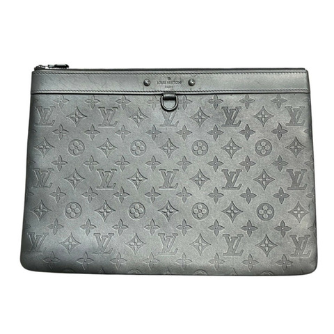 路易威登 Pochette Discovery 手拿包，Monogram Shadow 皮革，M62903