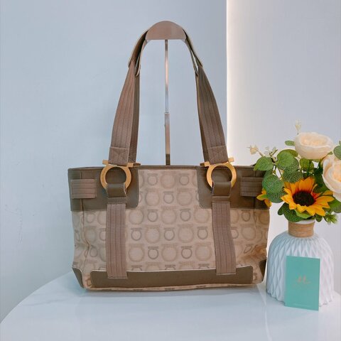 MS0843	Salvatore Ferragamo 菲拉格慕帆布兩用包包 Gancini Shoulder Bag Canvas Beige x GHW