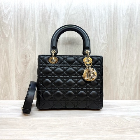 DIOR🖤黑中號黛妃包 M05650NGE M900
