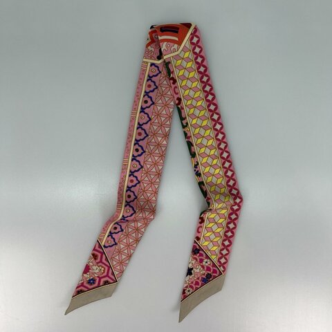 HERMES 粉色小馬幾何TWILLY絲巾