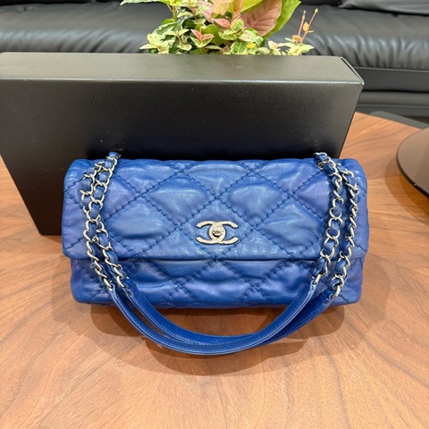 Chanel香奈兒 克萊因藍外縫線機場包 卡雷射標完整 17開