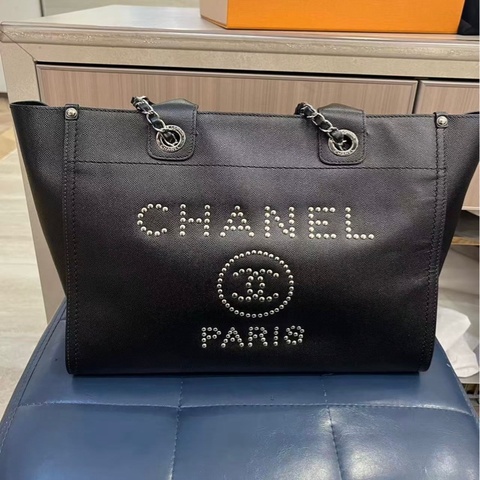 CHANEL Deauville tote