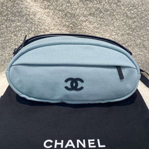 Chanel香奈兒 26M Coco Beach淺藍色橄欖球帆布包，芯片款。