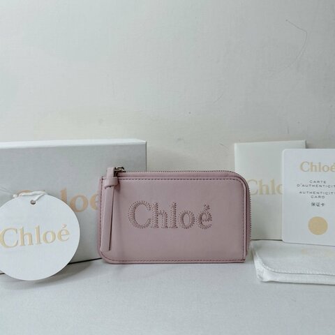 CHLOE 全新紫粉色刺繡拉鍊卡包
