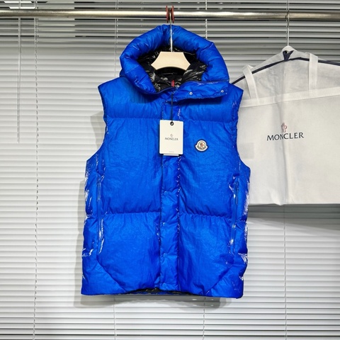 Moncler 盟可睞 蒙口 羽絨馬甲 Lawu 胸前刺繡標logo 連帽 白鵝絨 皇家藍