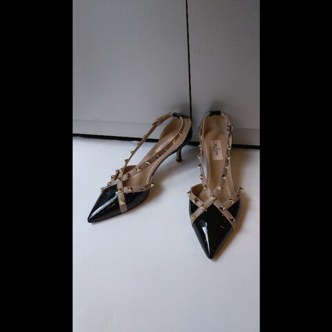 Valentino 黑頭鉚釘高跟鞋