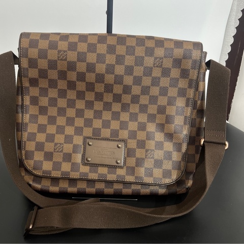 Louis Vuitton LV路易威登 棕棋盤格布魯克林郵差包 尺寸：32 x 8 x 29 附件：無
