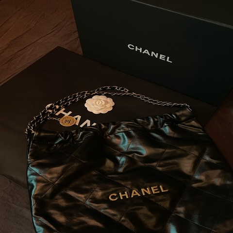 Chanel 22 bag 黑金中號 晶片款