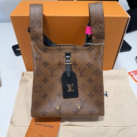 路易威登 lv Atlantis Bb 菜籃子 99新