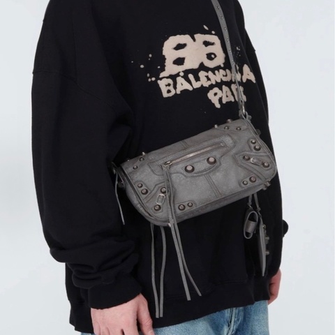 🖤99新 Balenciaga巴黎世家灰色小羊皮挎包 尺寸 24x5x14