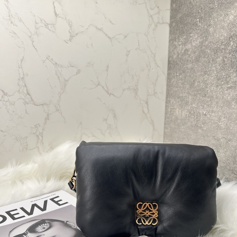 香緹國際精品 LOEWE MINI Puffer Goya 枕頭包 1270