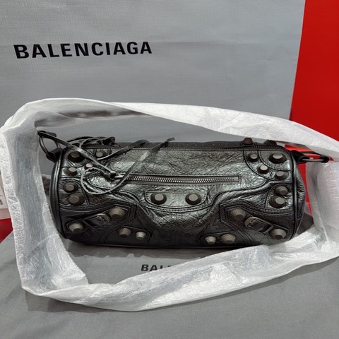 🖤99新 Balenciaga巴黎世家深灰色羊皮革圓筒包  尺寸24x14x15