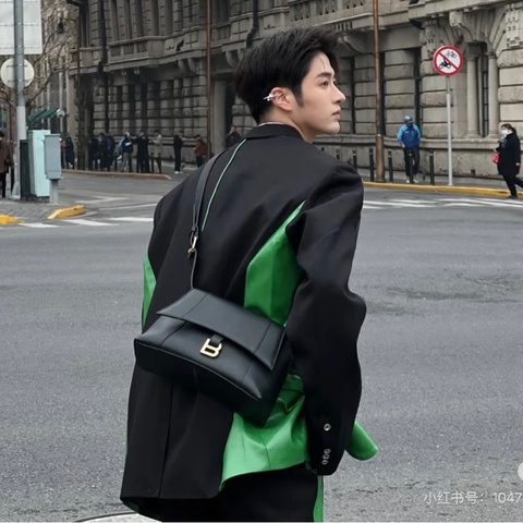 🖤99新Balenciaga巴黎世家黑色小牛皮挎包 男女同款 尺寸30x10x17