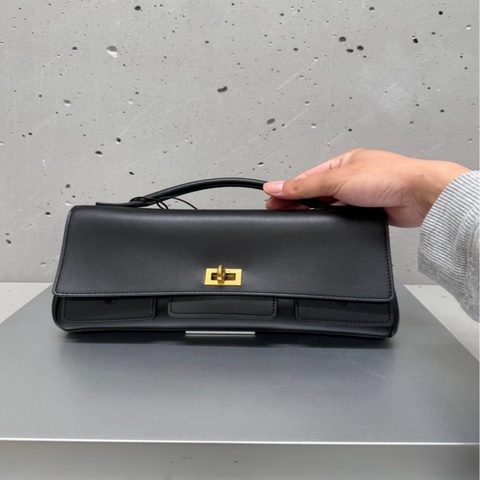 🖤99新 Balenciaga巴黎世家黑色小牛皮挎包 尺寸 27x6x14