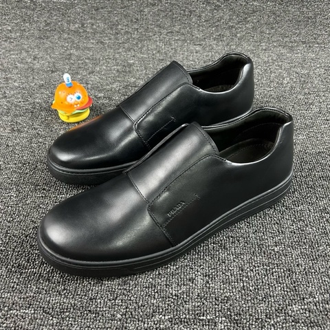 Prada普拉達 黑色漆皮側標一腳蹬 尺碼：41碼