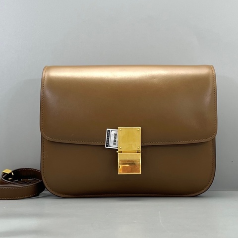 Celine賽琳box中號焦糖色光面皮/24*18*7cm