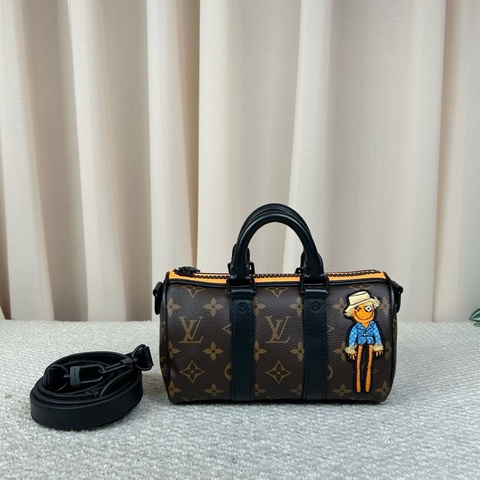 Louis Vuitton路易威登稻草人keepall nano枕頭包 97新