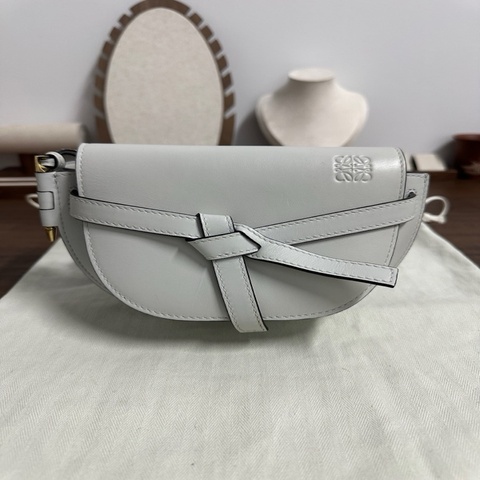 羅意威/Loewe  馬鞍包白色腰包