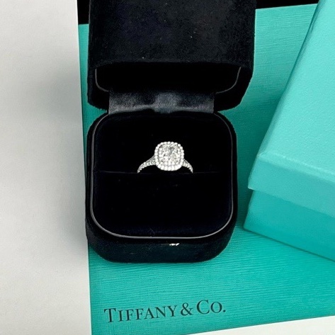 Tiffany&co蒂芙尼經典熱門款0.91克拉鑽戒，F色，SI1淨度，3EX，無螢光，附件全套證書