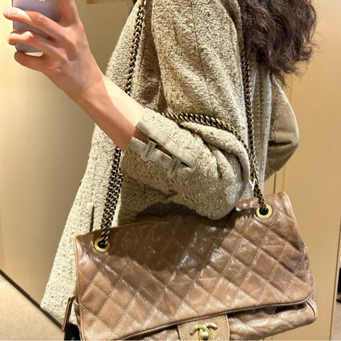 Chanel • 經典Cf 金棕金釦荔枝牛皮機場包
