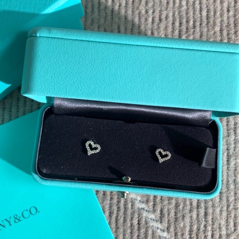 Tiffany 蒂芙尼pt950鉑金愛心滿鑽耳釘 愛心寬度約：0.77cm 2026年購入