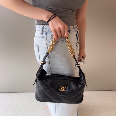 CHANEL Hobo菱格紋金色雙C肩背包