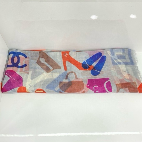 Chanel 羊絨加真絲 薄款絲巾 圍巾 披肩 140*140 一見鍾情的顏色，太好看了