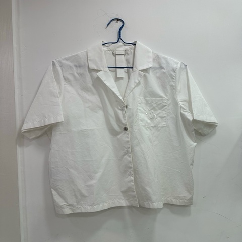 克羅心Chrome Hearts 新款女裝 口袋刺繡Logo 銀扣短袖襯衫 白色S碼