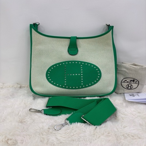 Hermes 愛馬仕 Evelyne33鏤空單肩包Clemence（TC）牛皮帆布銀扣1K竹子綠淺米色 Z刻 copy購證