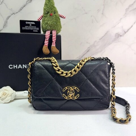CHANEL 19黑金小型口蓋包