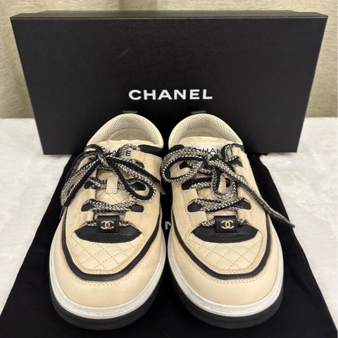 CHANEL 經典菱格紋休閒鞋