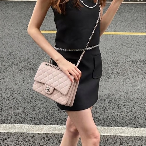 香奈兒💗CHANEL裸粉小羊皮銀釦下蓋三層風琴式側背包A94023