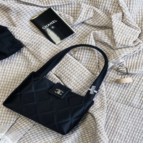 香奈兒CHANEL超美黑色緞面mini kelly巨稀有6開