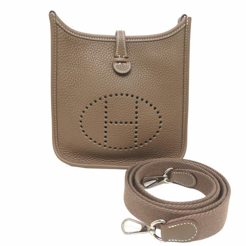 Hermes Evelyne TPM Amazon Z stamp, 2021 年式, 女士單肩包, Taurillon 皮革, Etoupe 顏色。