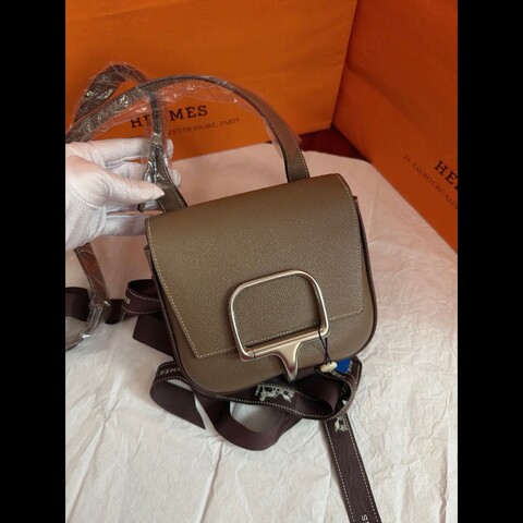 全新🎊❤️Hermes della 18 屁股包 大象灰 銀扣  Z刻
