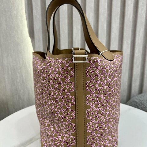 【經典奶茶色】愛馬仕 Hermès Picotin 18 菜籃子 奶茶色 Swift皮 銀扣｜全新｜U刻