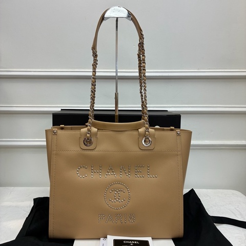 Chanel Caviar Deauvillie 釘珠托特包