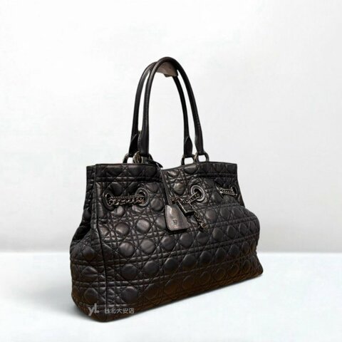 A13516-Dior 黑色藤格羊皮束鏈鎖頭肩背托特包