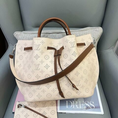 LV 路易威登 girolata月光女神水桶包手提包肩背包 底長30cm
