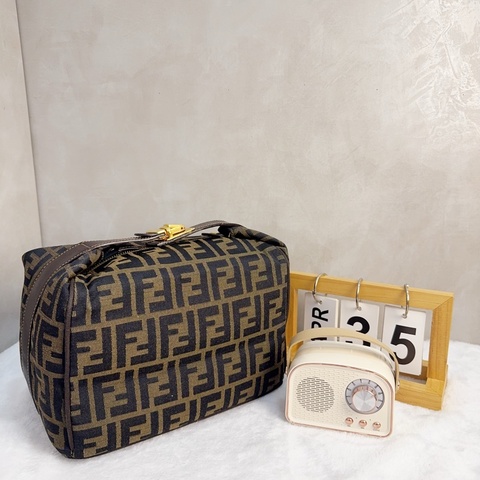 【赫蒂國際精品】 Fendi 經典雙F老花緹花大號帆布飯盒包vintage