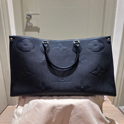 LOUIS VUITTON M44925 OnTheGo Tote Bag Black Monogram Canvas(GM/Black) 路易威登 M44925 Onthego GM 托特包 黑色 Monogram 帆布背包(大尺碼/黑色)