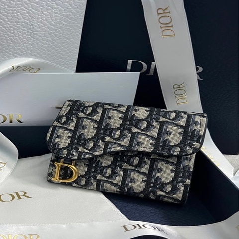 #熱銷現貨 💙 Dior Saddle三折短夾Oblique 復古提花 經典馬鞍金屬 D 字吊飾